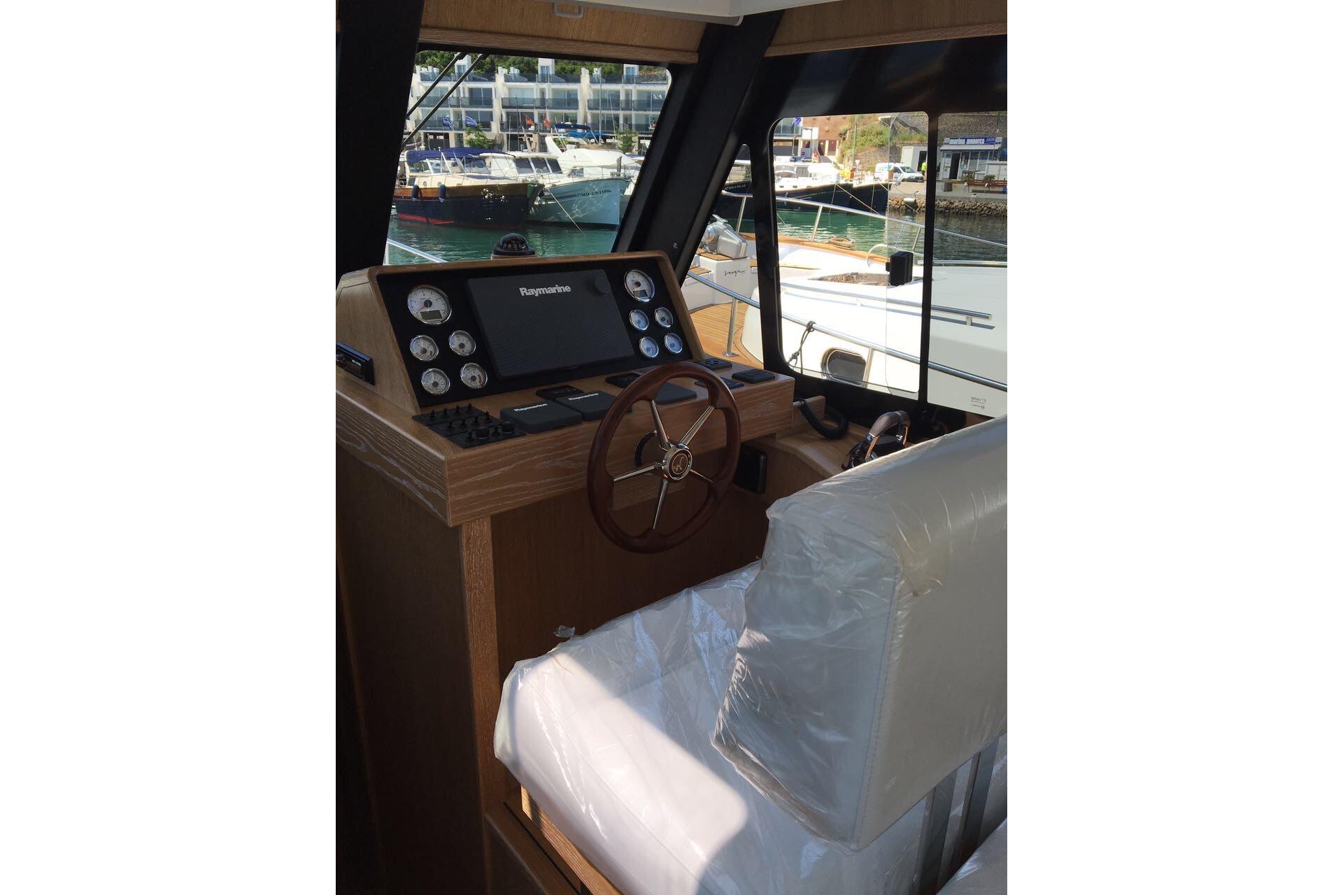 Brokerage Image - 2017 Menorquin 42 HT