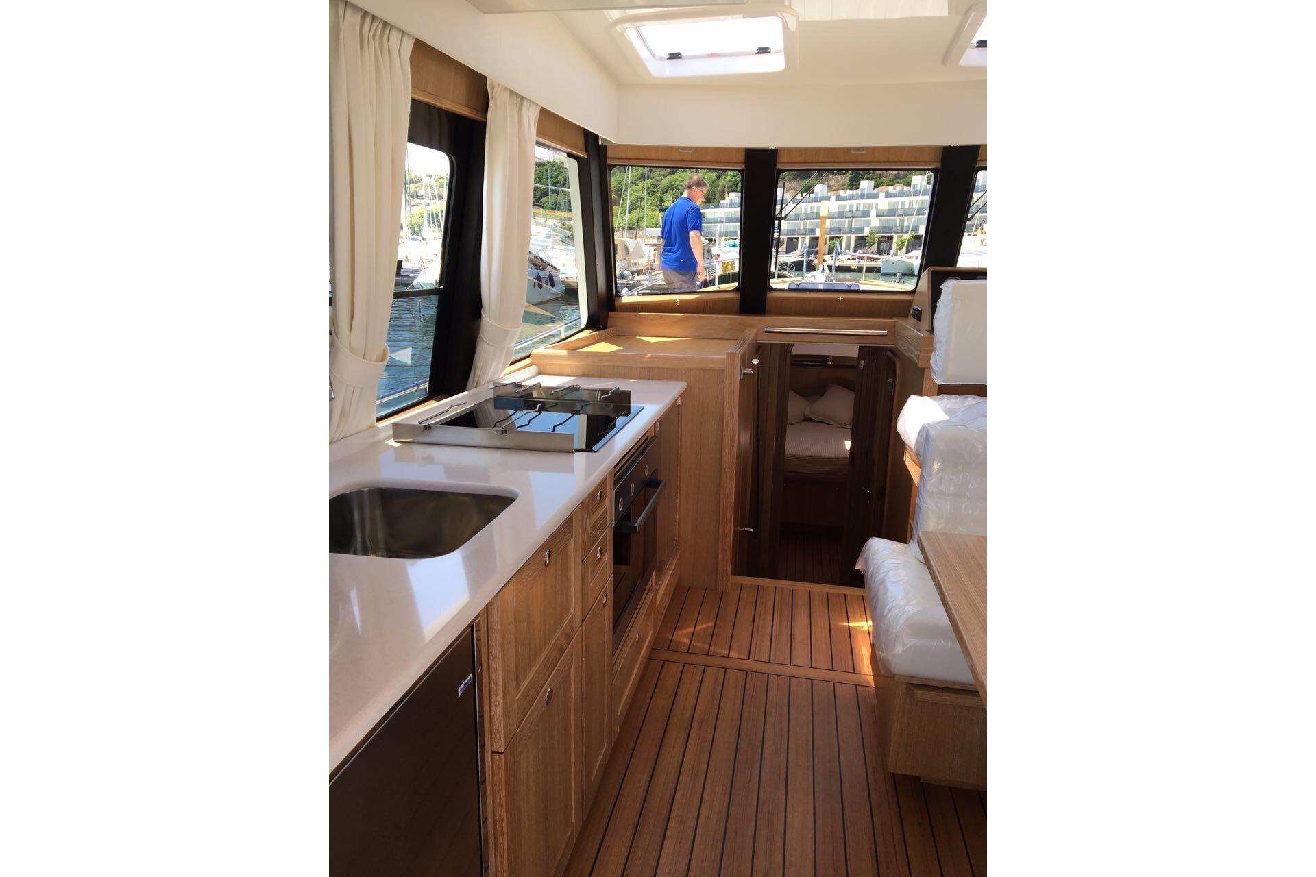 Brokerage Image - 2017 Menorquin 42 HT