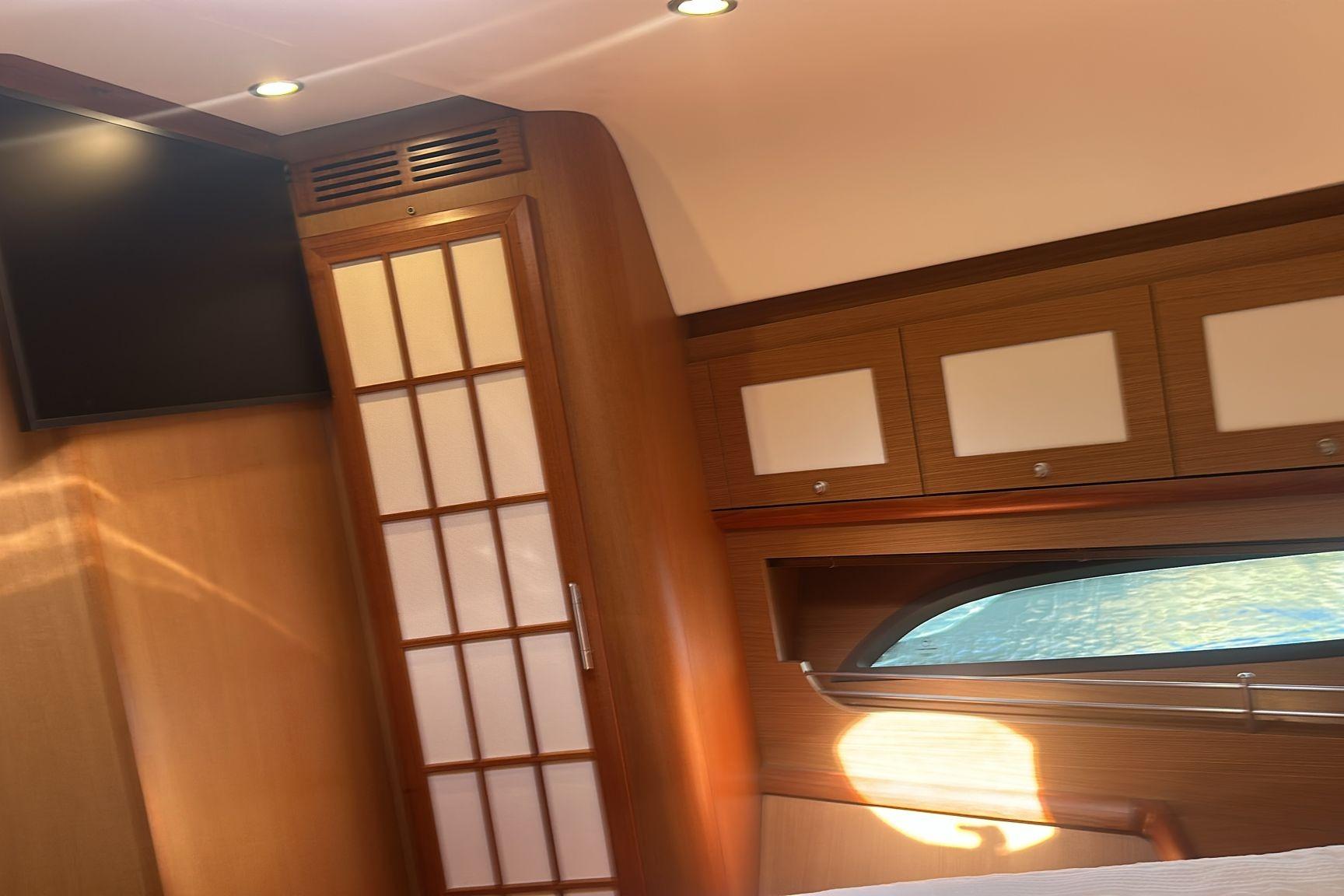 Brokerage Image - 2008 64′ Dolphin