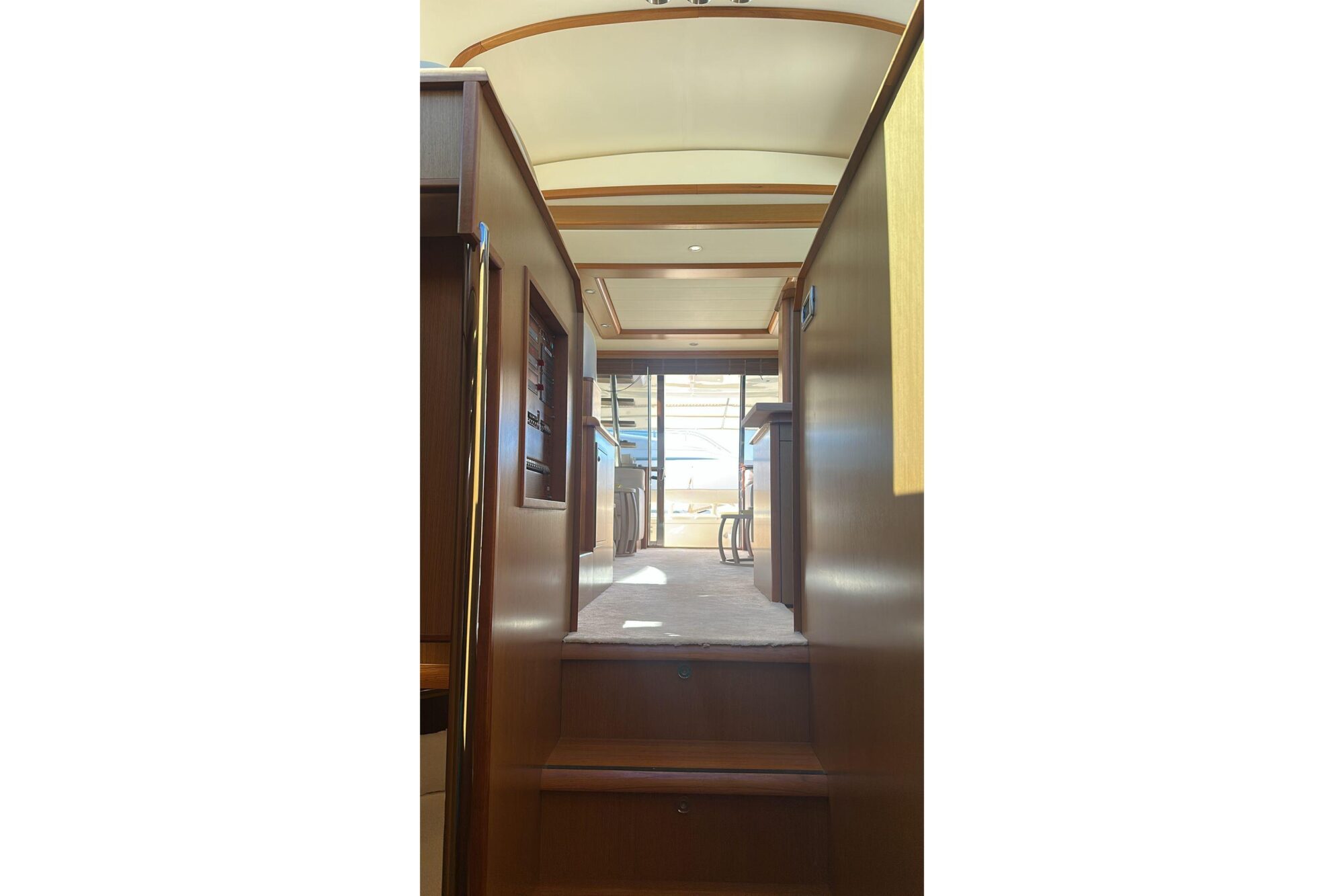 Brokerage Image - 2008 64′ Dolphin