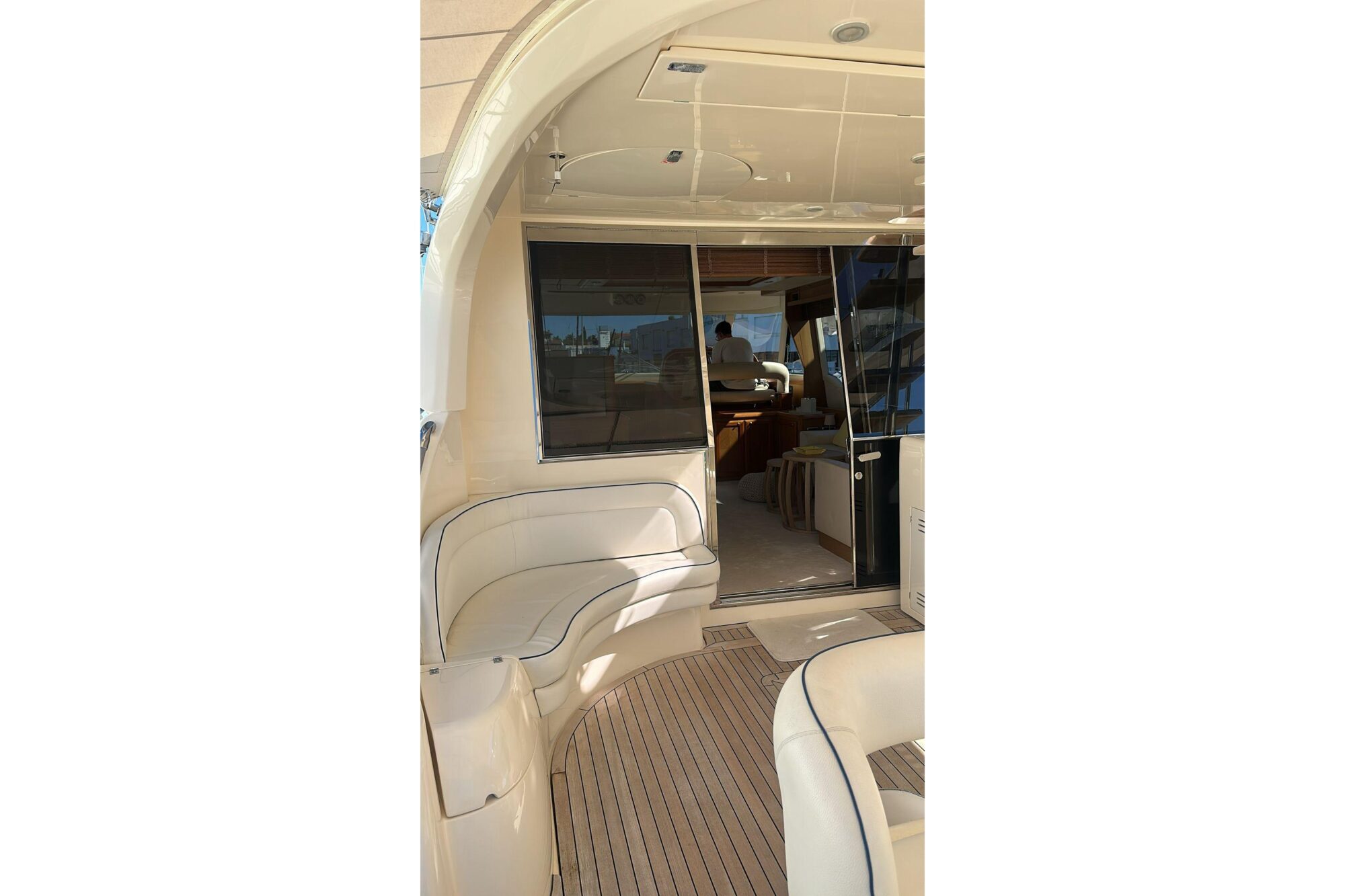 Brokerage Image - 2008 64′ Dolphin