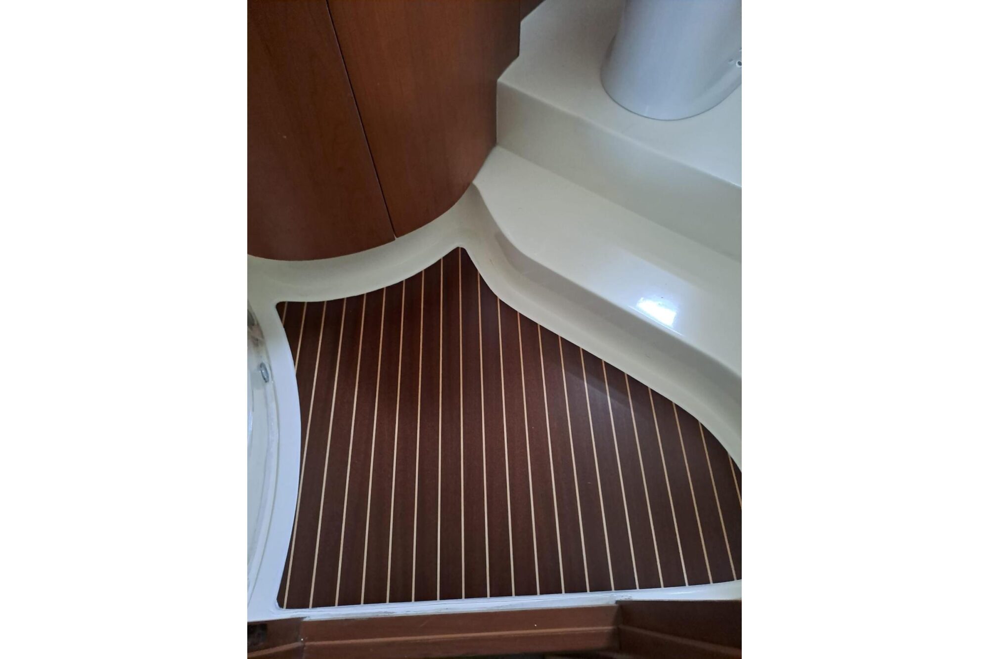 Brokerage Image - 2006 56