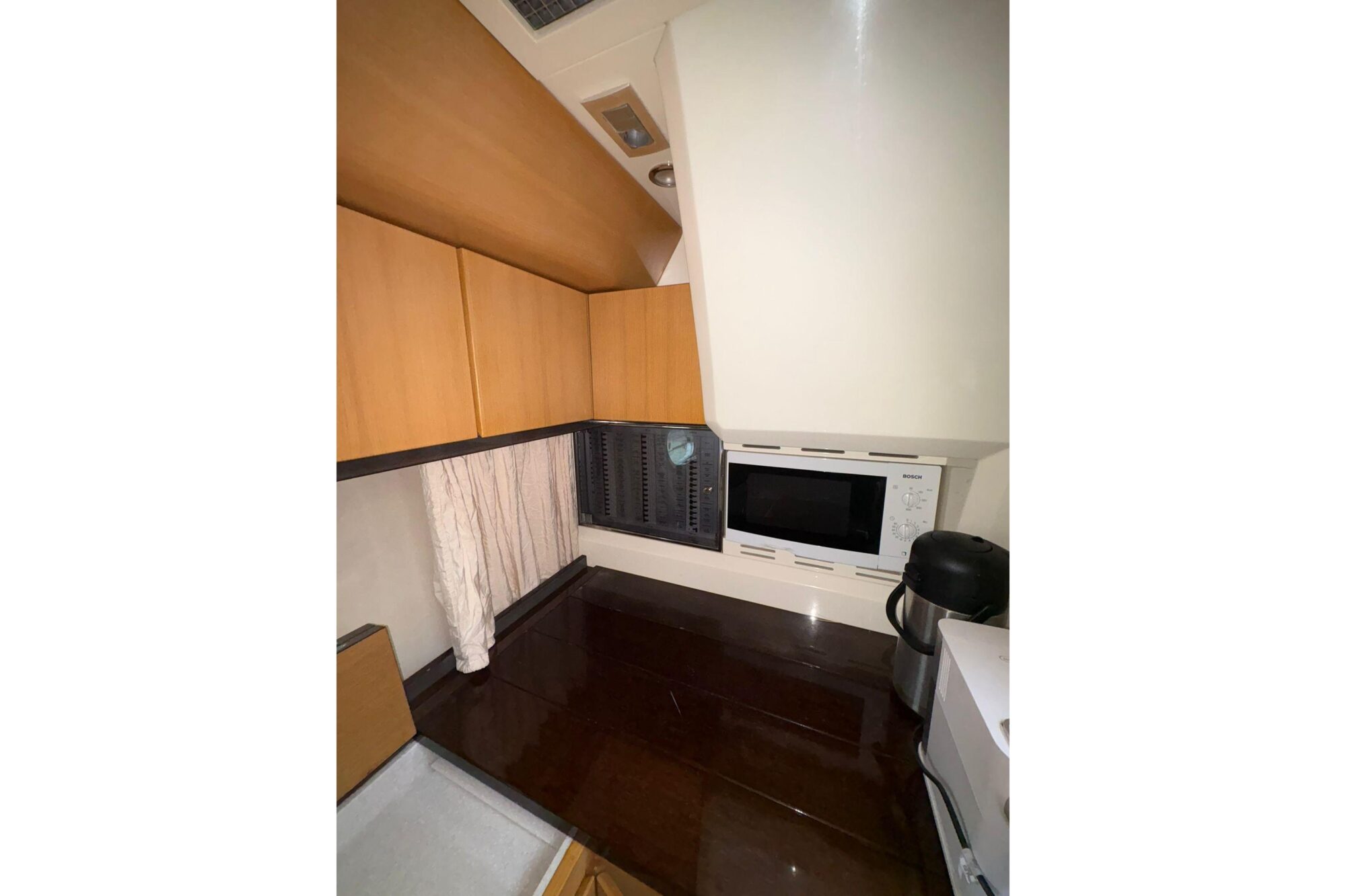 Brokerage Image - 2005 50