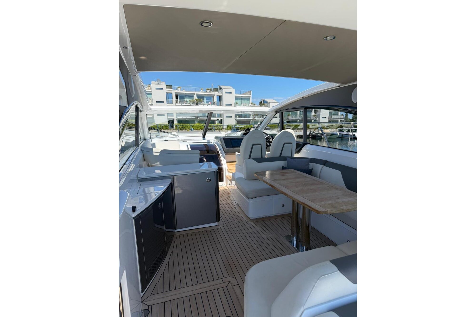 Brokerage Image - 2021 V50