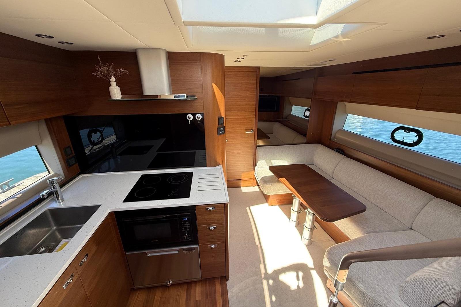 Brokerage Image - 2021 V50