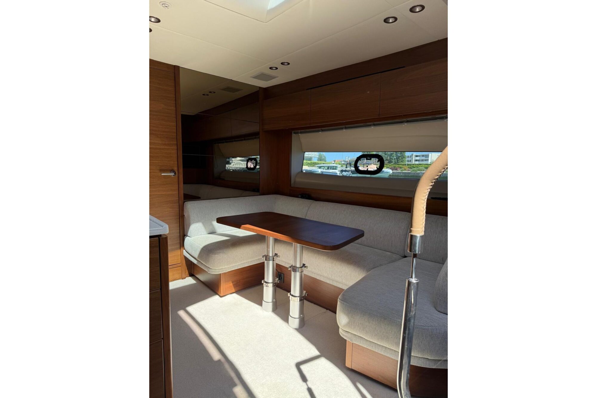 Brokerage Image - 2021 V50