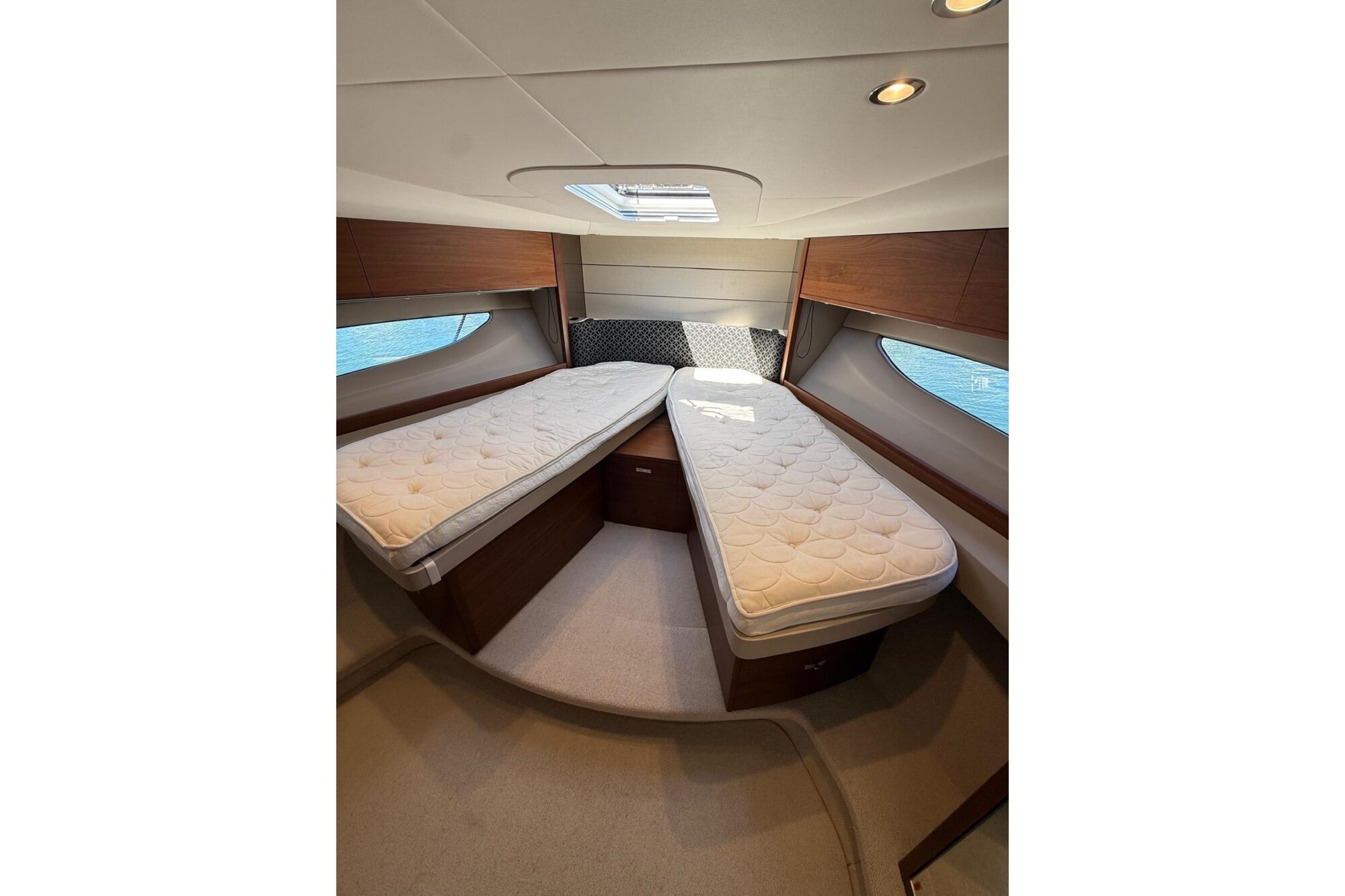 Brokerage Image - 2021 V50